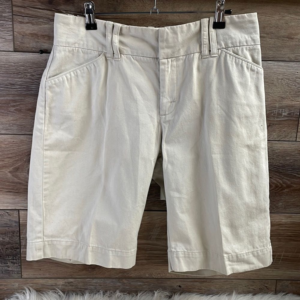 Lee Just Below The Waist Ladies Bermuda Shorts, Size 10 Medium, Khaki Tan